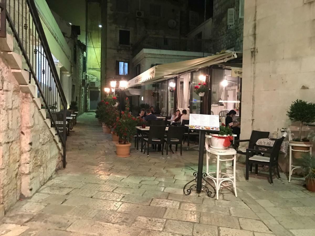 Room N&M - Diocletians Palace Split Exterior foto